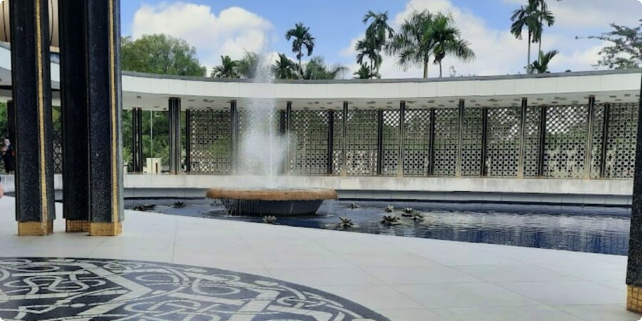Symbol jedności: odkrywanie kulturowego znaczenia Plaza Tugu Negara