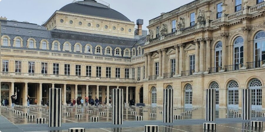 Palais Royalin salaisuudet: kiehtovia tarinoita ja kiehtovia faktoja