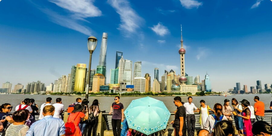 The Bund at Night: Illuminations and Atmosphere